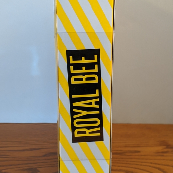 LOL Surprise OMG Doll Royal Bee Shipping Priority - Picture 3 of 4